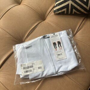 ALO Yoga - NWT High-Waist Spatial Capri - White Large / L